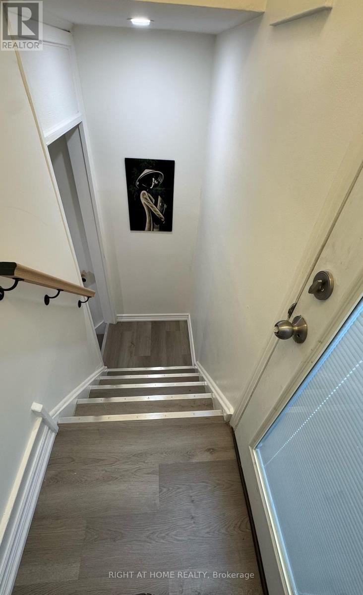 Lower - 1176 Willowbrook Drive, Oakville, Ontario  L6L 2J8 - Photo 3 - W12706942