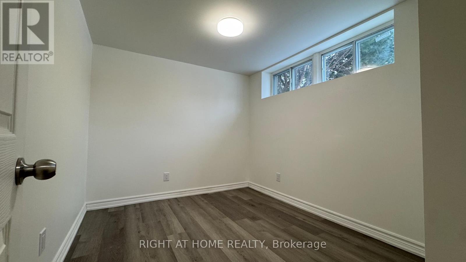 Lower - 1176 Willowbrook Drive, Oakville, Ontario  L6L 2J8 - Photo 8 - W12706942