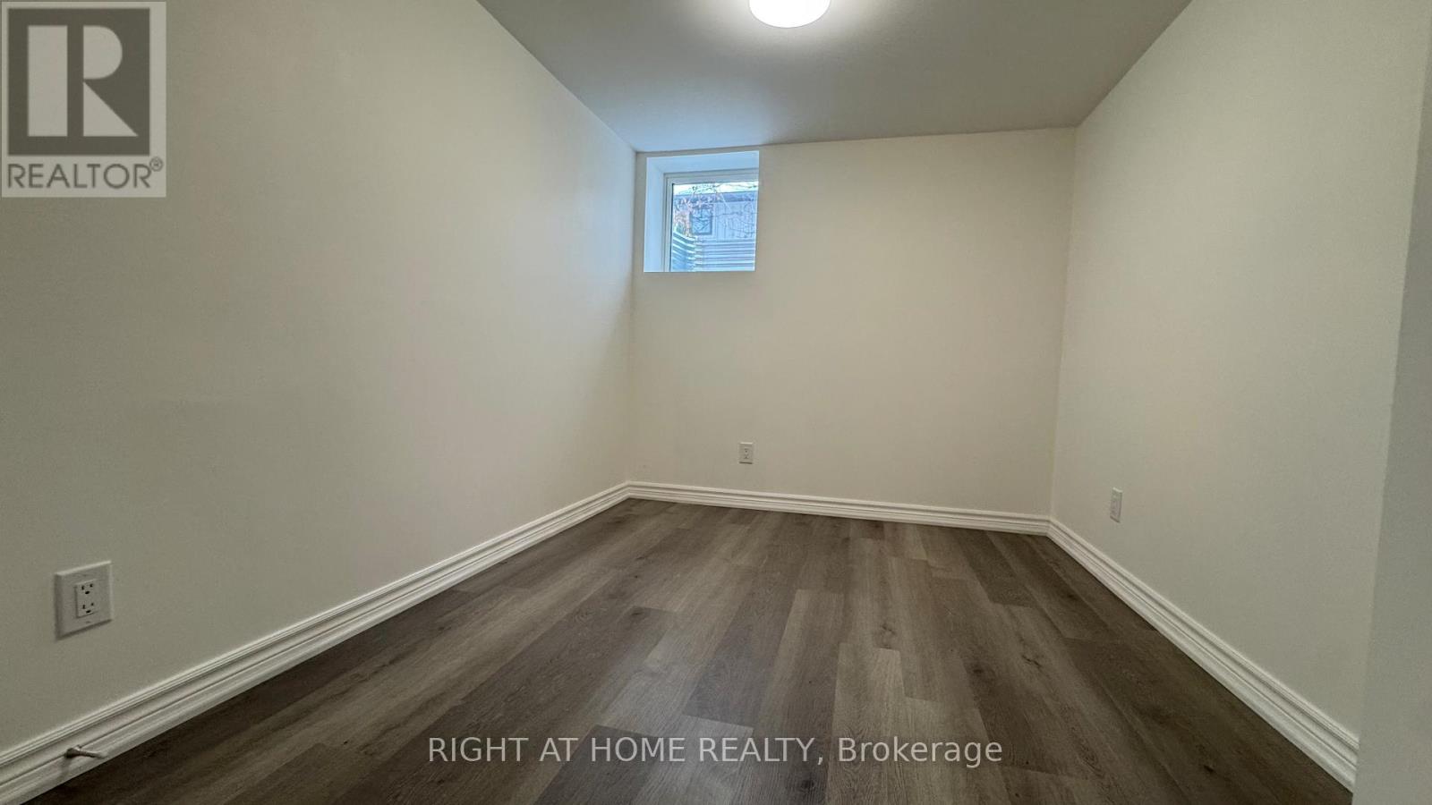 Lower - 1176 Willowbrook Drive, Oakville, Ontario  L6L 2J8 - Photo 9 - W12706942