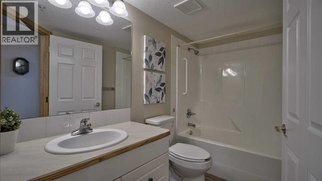 211, 728 Country Hills Road Nw, Calgary, Alberta  T3K 5K8 - Photo 21 - A2273653