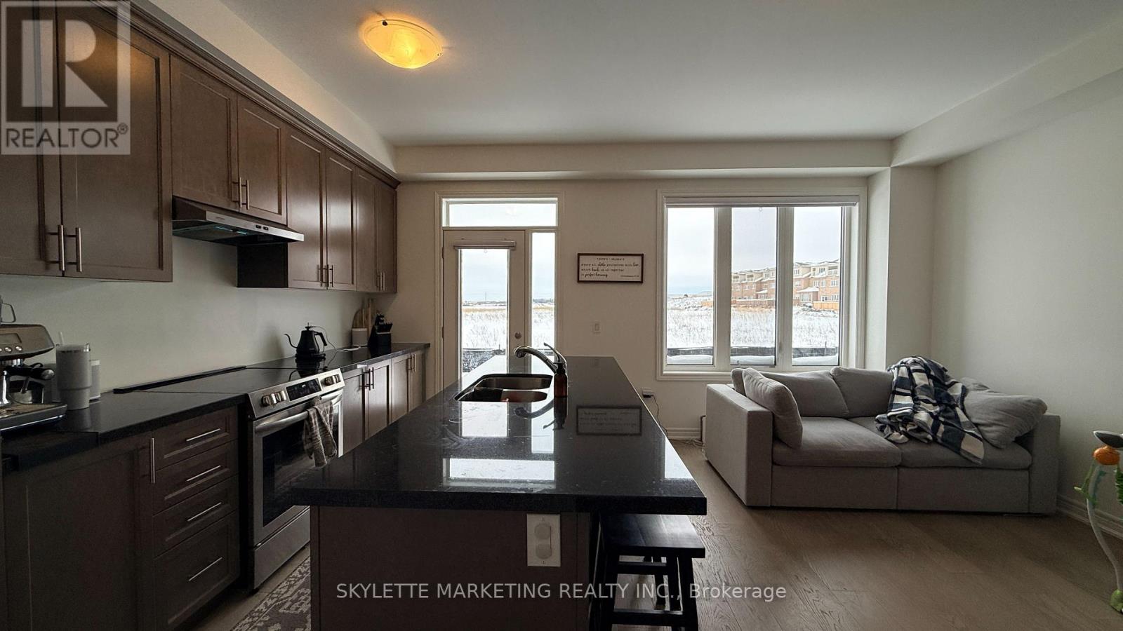 83 Picardy Drive, Hamilton, Ontario  L8J 0M9 - Photo 6 - X12689922