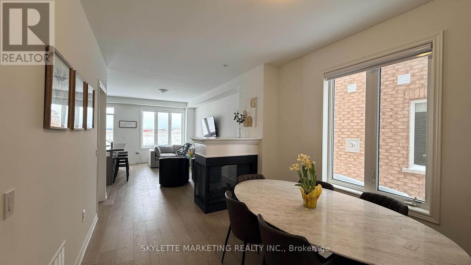 83 Picardy Drive, Hamilton, Ontario  L8J 0M9 - Photo 4 - X12689922