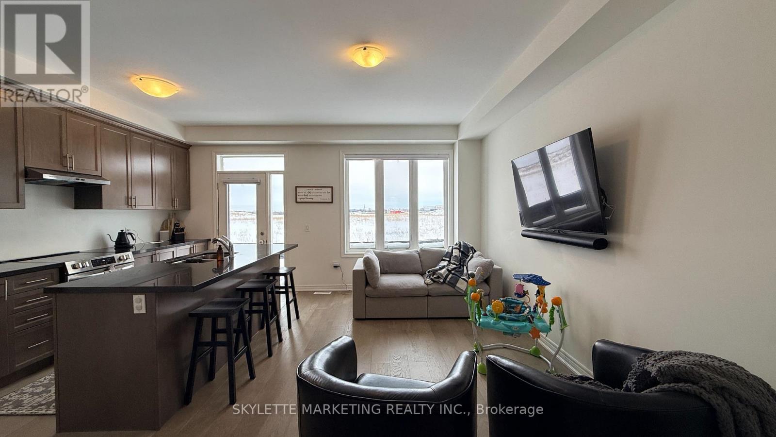 83 Picardy Drive, Hamilton, Ontario  L8J 0M9 - Photo 7 - X12689922