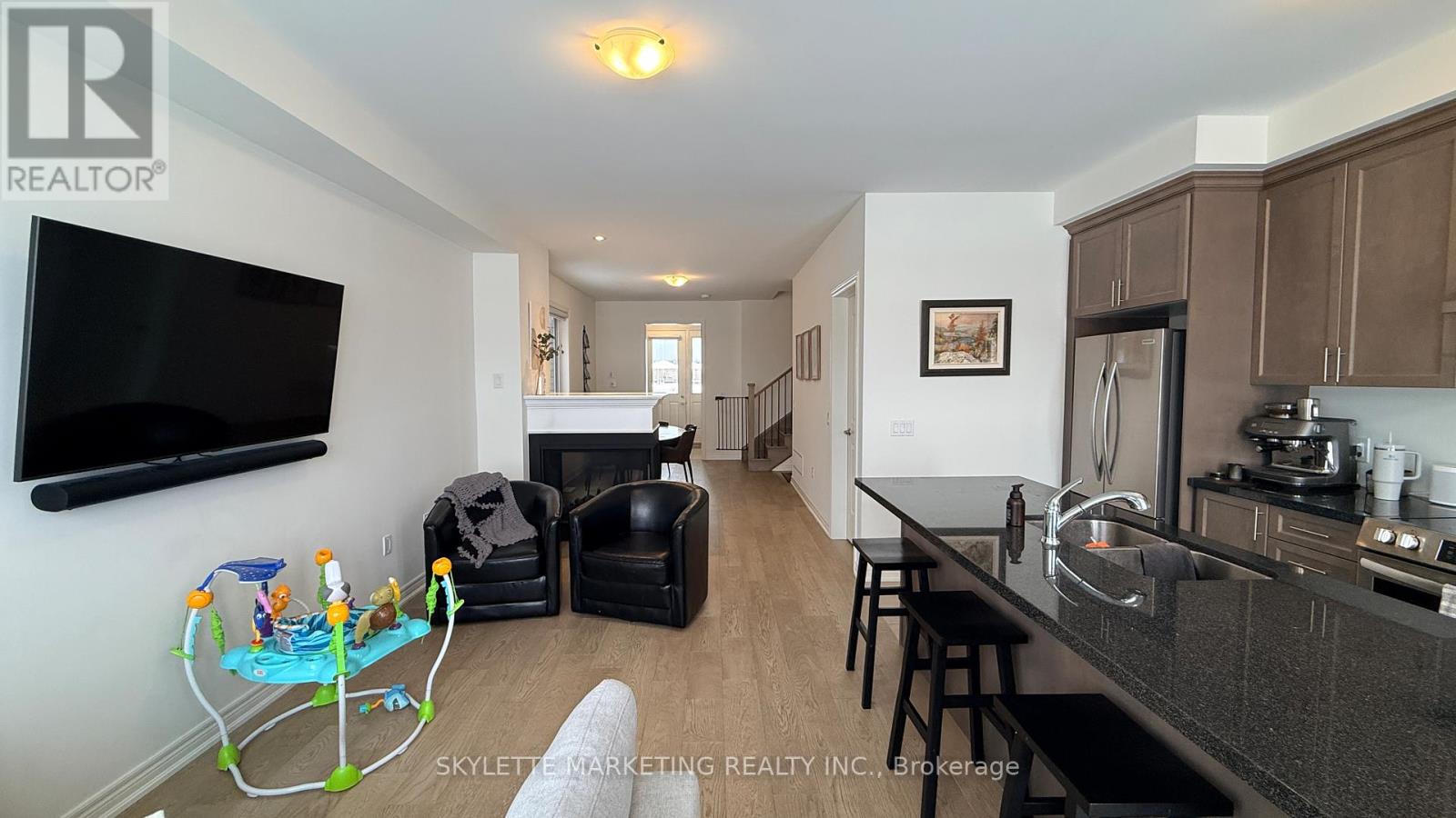 83 Picardy Drive, Hamilton, Ontario  L8J 0M9 - Photo 9 - X12689922