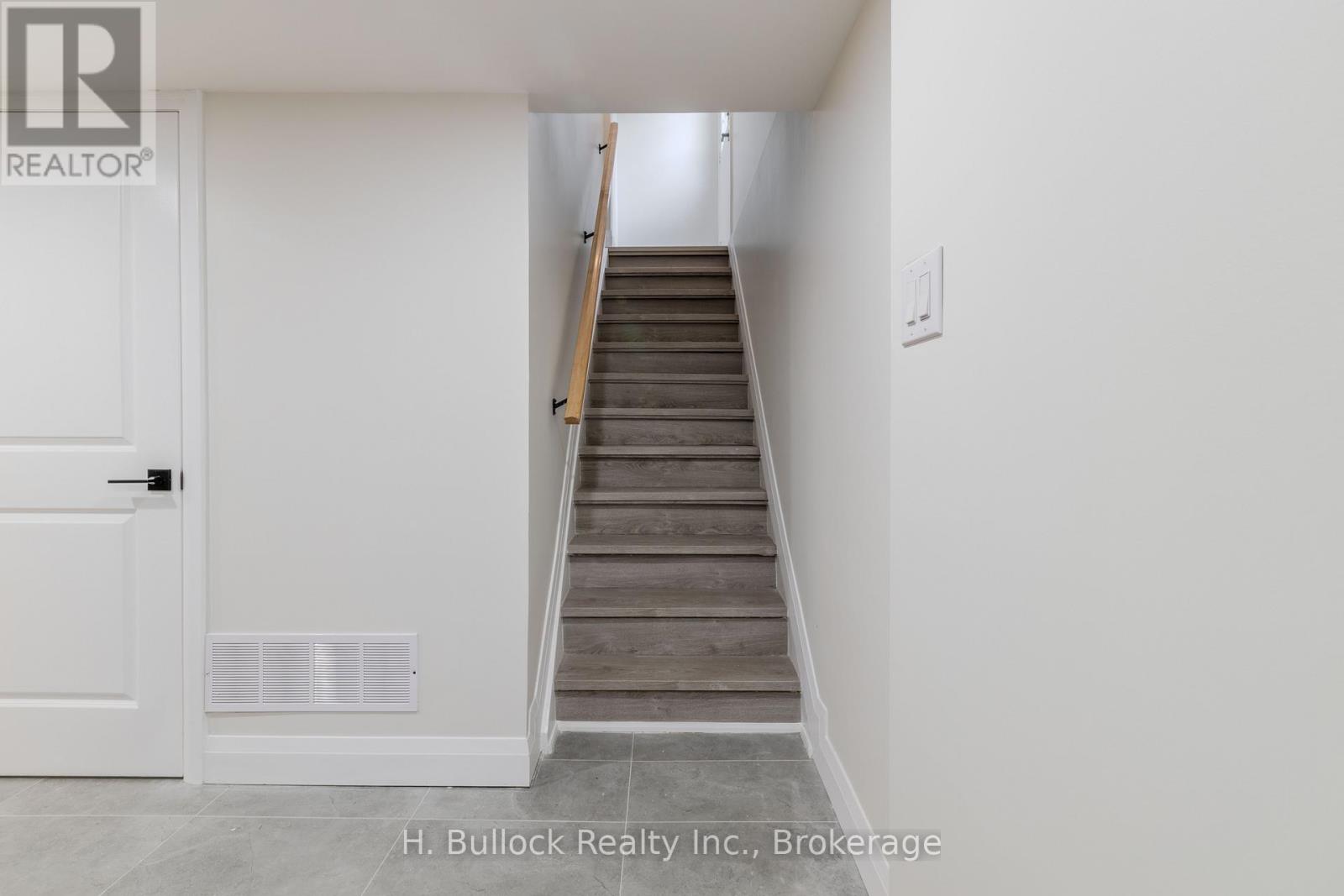 B - 3336 Kodiak Street, Ottawa, Ontario  K1V 7S8 - Photo 3 - X12706950