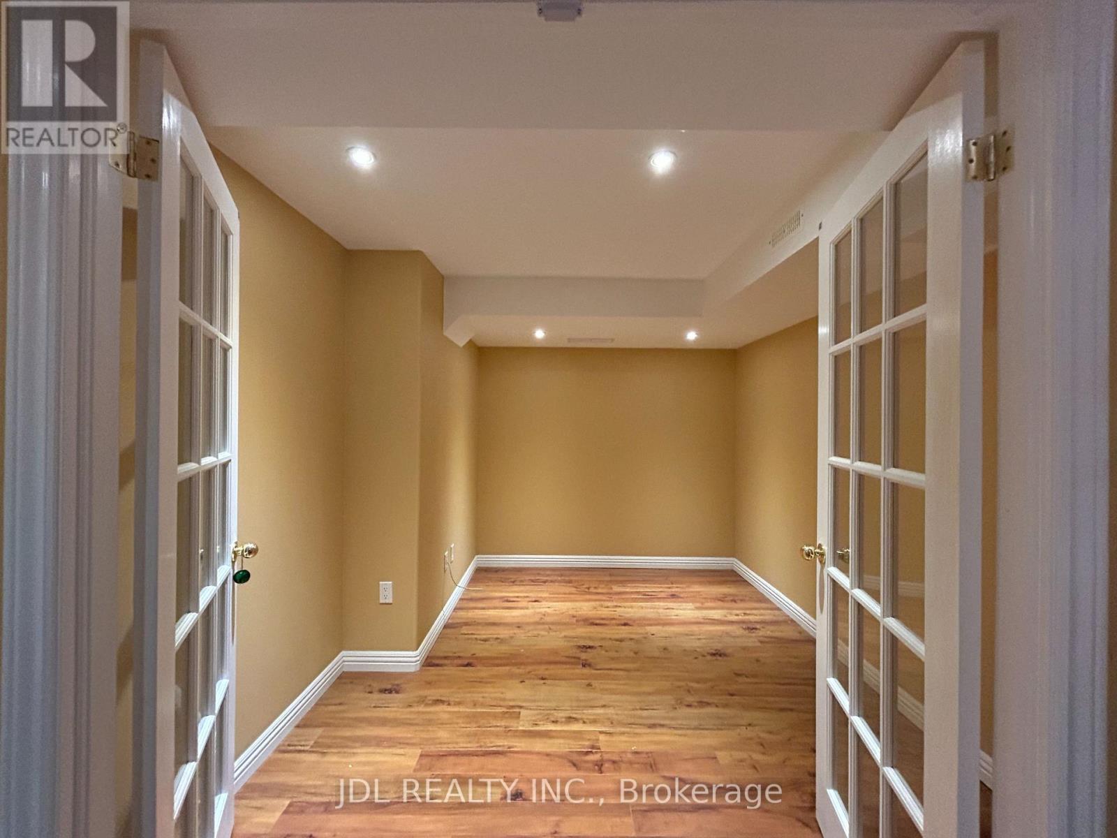 49 Melville  St Street, Richmond Hill, Ontario  L4B 4J1 - Photo 27 - N12693430