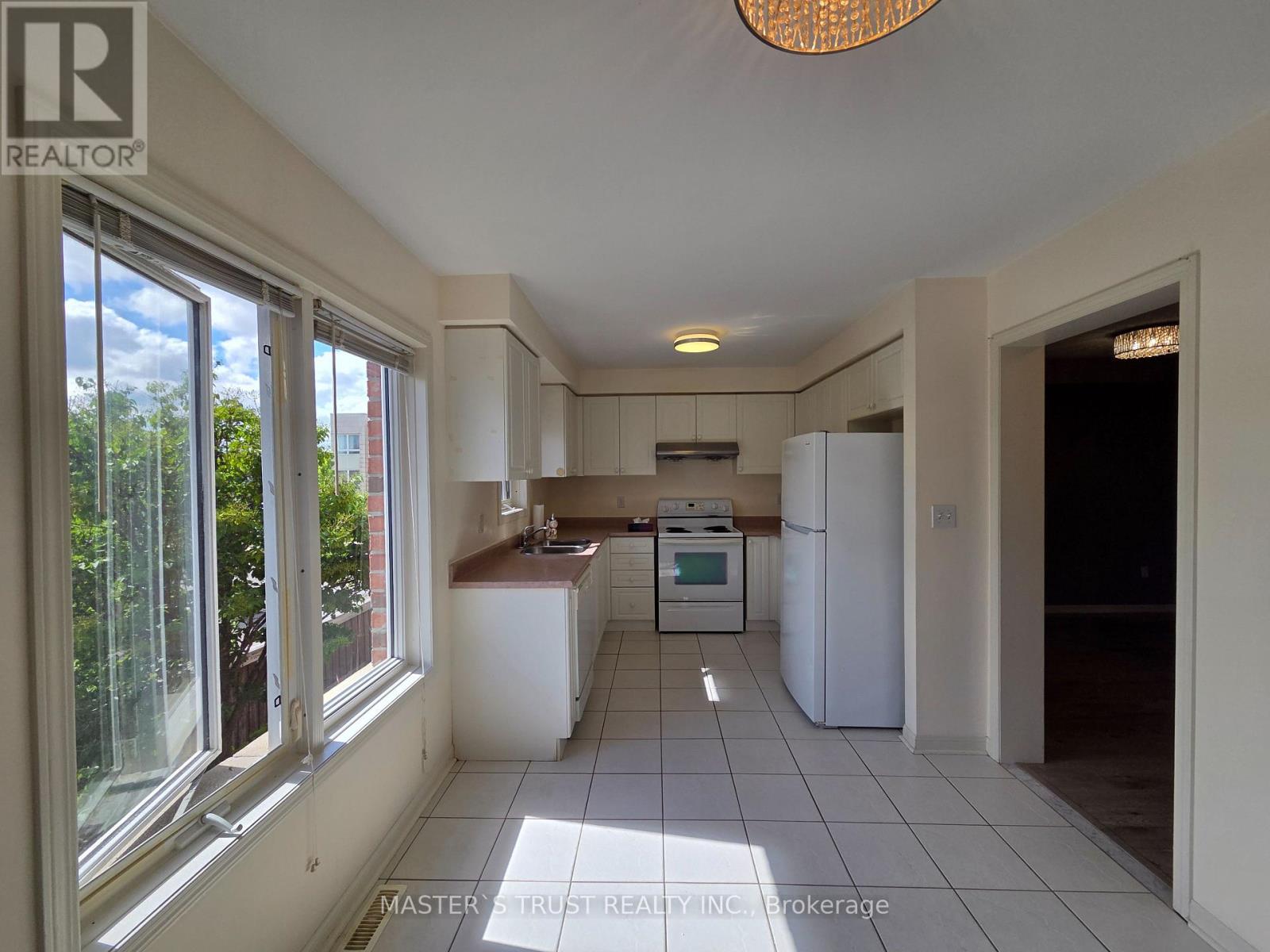 5 Nakina Way, Markham, Ontario  L3R 5Y7 - Photo 5 - N12706946