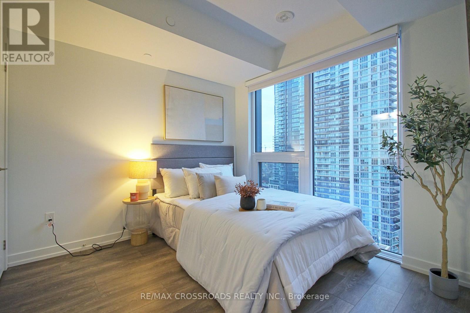 2302 - 82 Dalhousie Street, Toronto, Ontario  M5B 0C5 - Photo 8 - C12499814