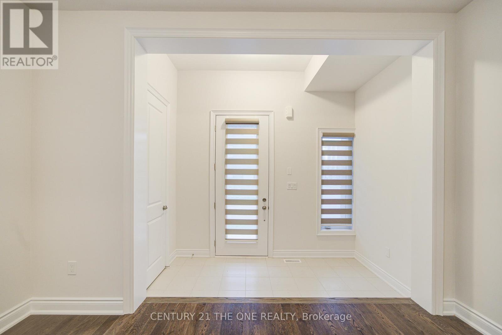 3075 Perkins Way, Oakville, Ontario  L6H 7G1 - Photo 3 - W12706952