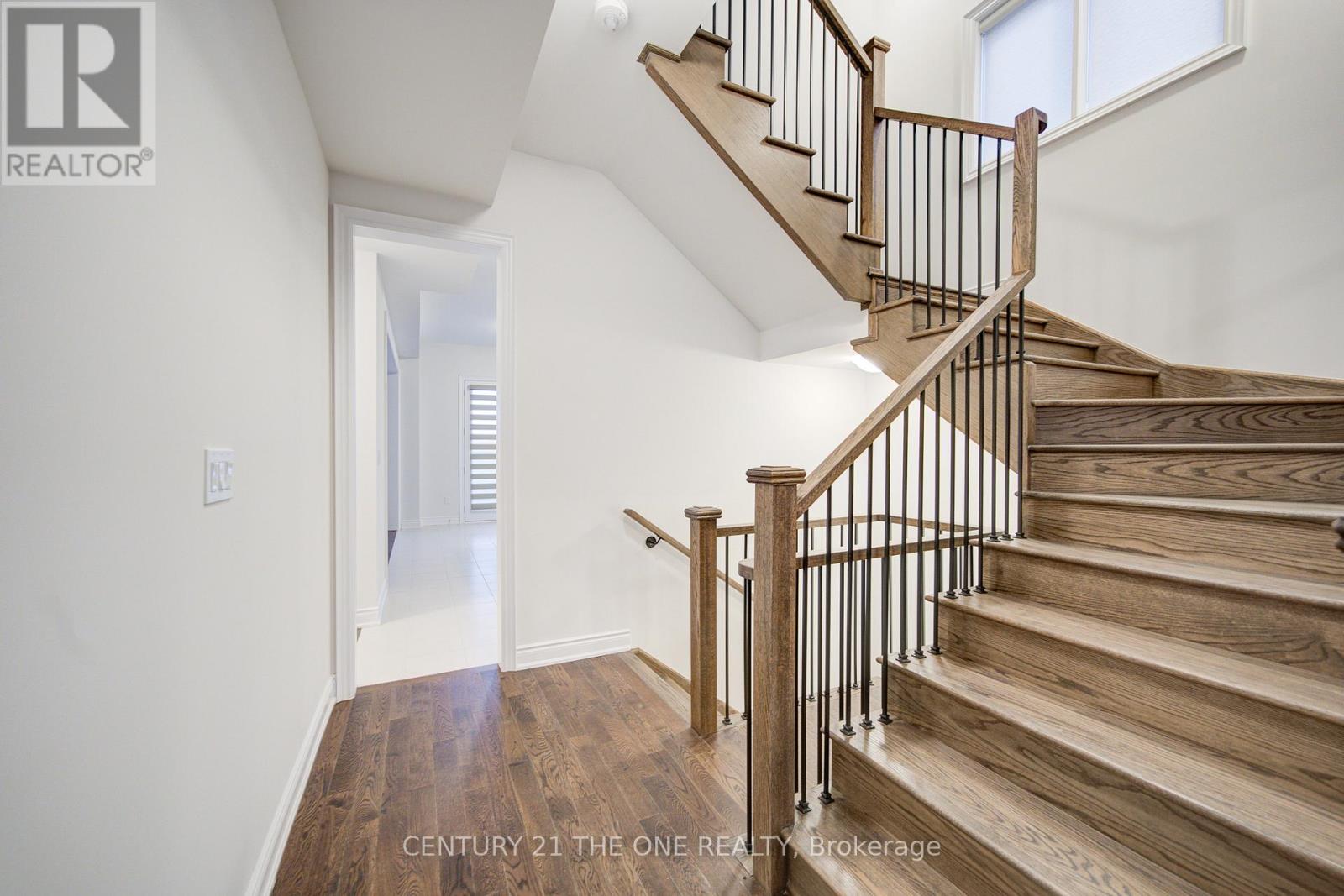 3075 Perkins Way, Oakville, Ontario  L6H 7G1 - Photo 7 - W12706952