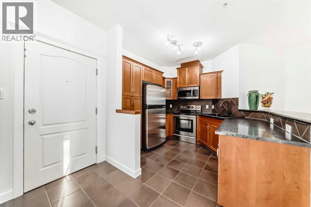 213, 10 Discovery Ridge Close Sw, Calgary, Alberta  T3H 5X3 - Photo 9 - A2275245