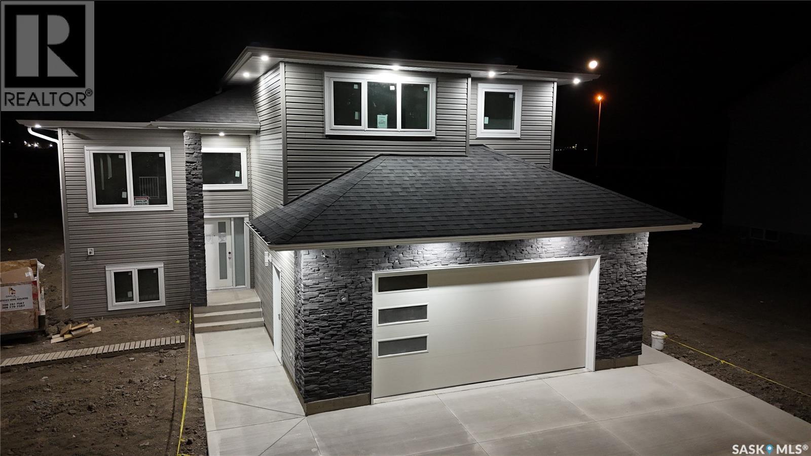 503 Kinloch Court, Saskatoon, Saskatchewan  S7M 5K1 - Photo 2 - SK010022