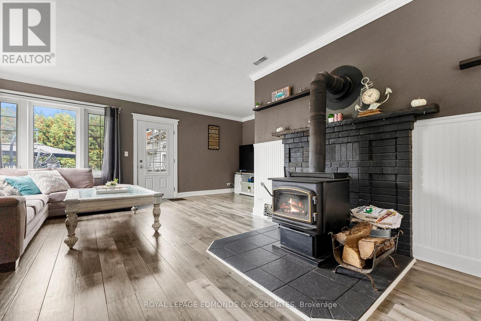 113 Golf Course Road, Laurentian Valley, Ontario  K8A 7B1 - Photo 11 - X12706974