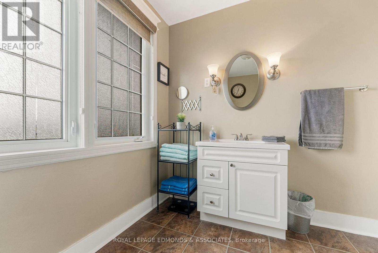 113 Golf Course Road, Laurentian Valley, Ontario  K8A 7B1 - Photo 19 - X12706974