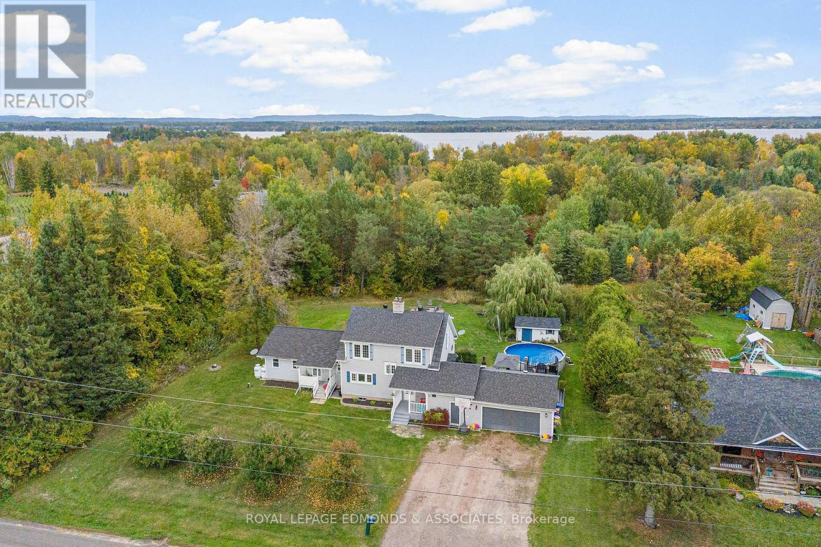 113 Golf Course Road, Laurentian Valley, Ontario  K8A 7B1 - Photo 3 - X12706974