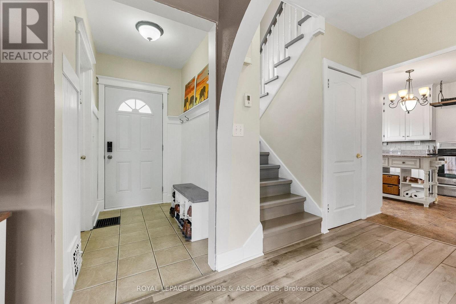 113 Golf Course Road, Laurentian Valley, Ontario  K8A 7B1 - Photo 5 - X12706974