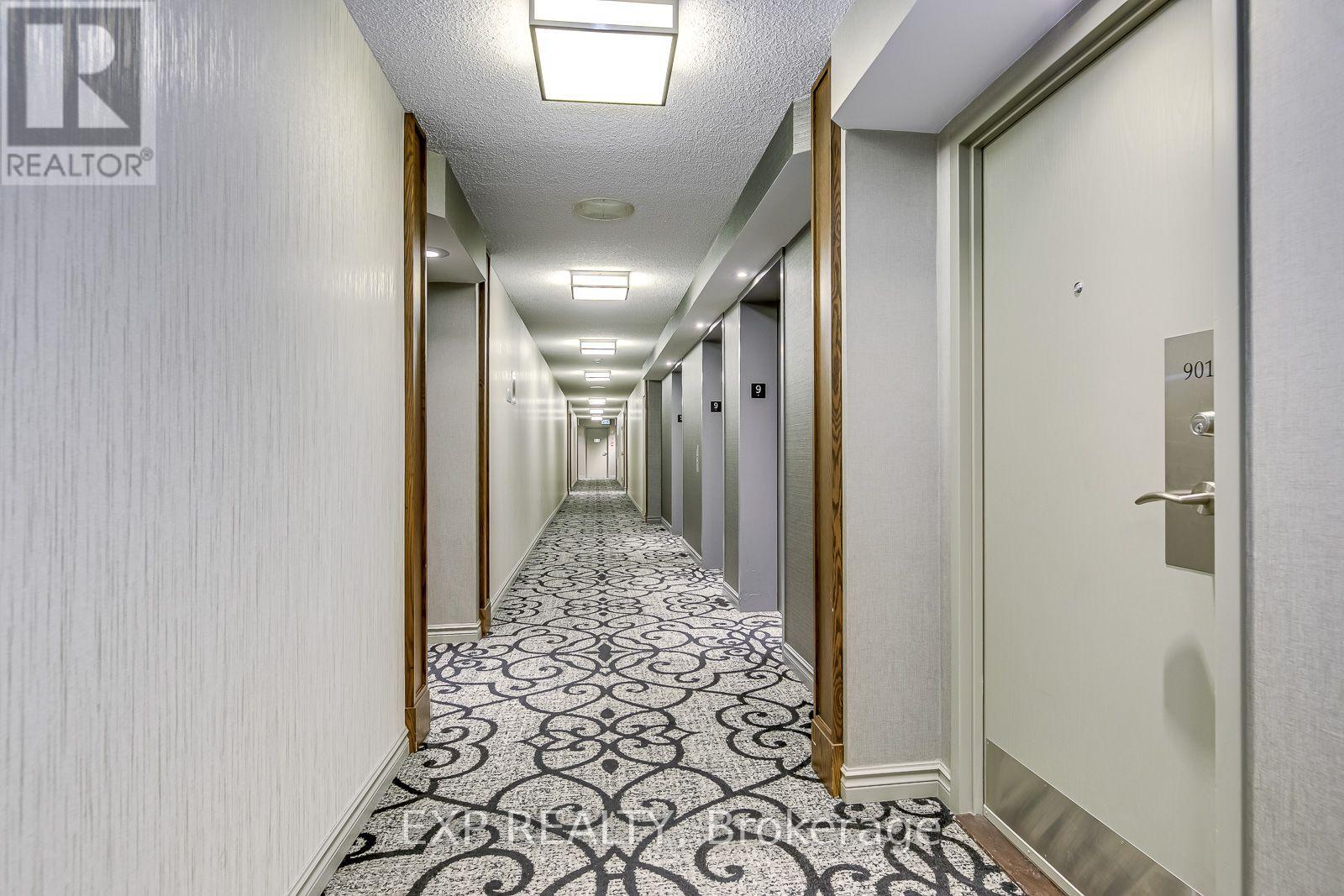 <div class="slider-price">$2,350 Monthly</div><p>901 - 350 Rathburn Drive W, Mississauga, Ontario</p>