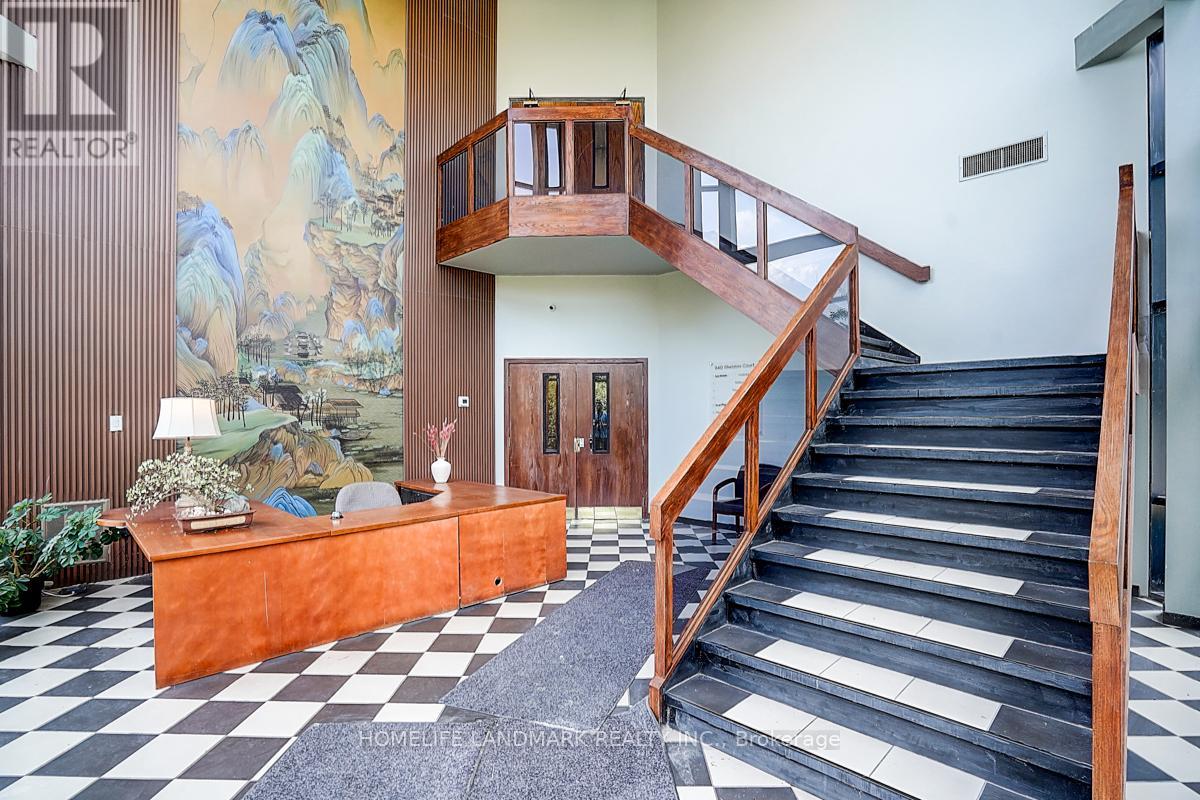 Main - 940 Sheldon Court, Burlington, Ontario  L7L 5K6 - Photo 2 - W12706992