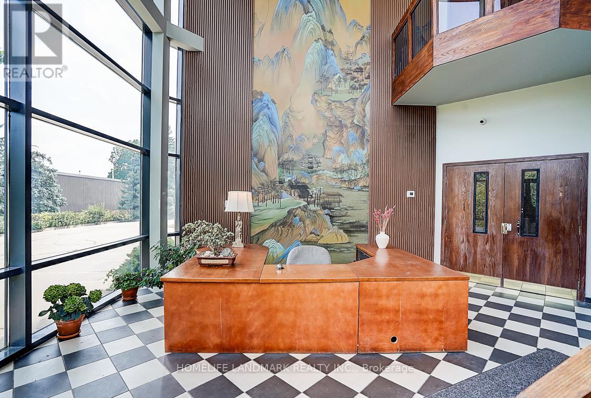 Main - 940 Sheldon Court, Burlington, Ontario  L7L 5K6 - Photo 3 - W12706992