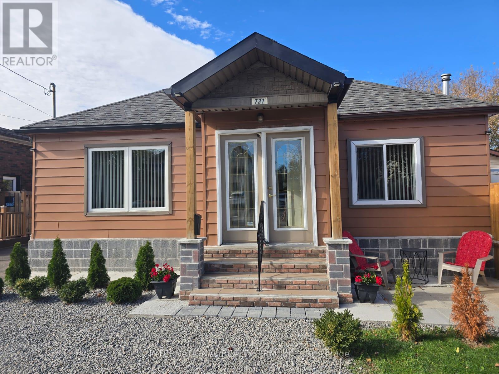 MAIN - 731 KNOX AVENUE, Hamilton, Ontario