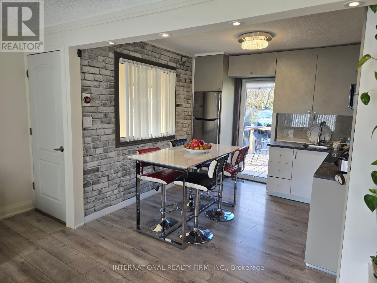 Main - 731 Knox Avenue, Hamilton, Ontario  L8H 6K7 - Photo 10 - X12706990