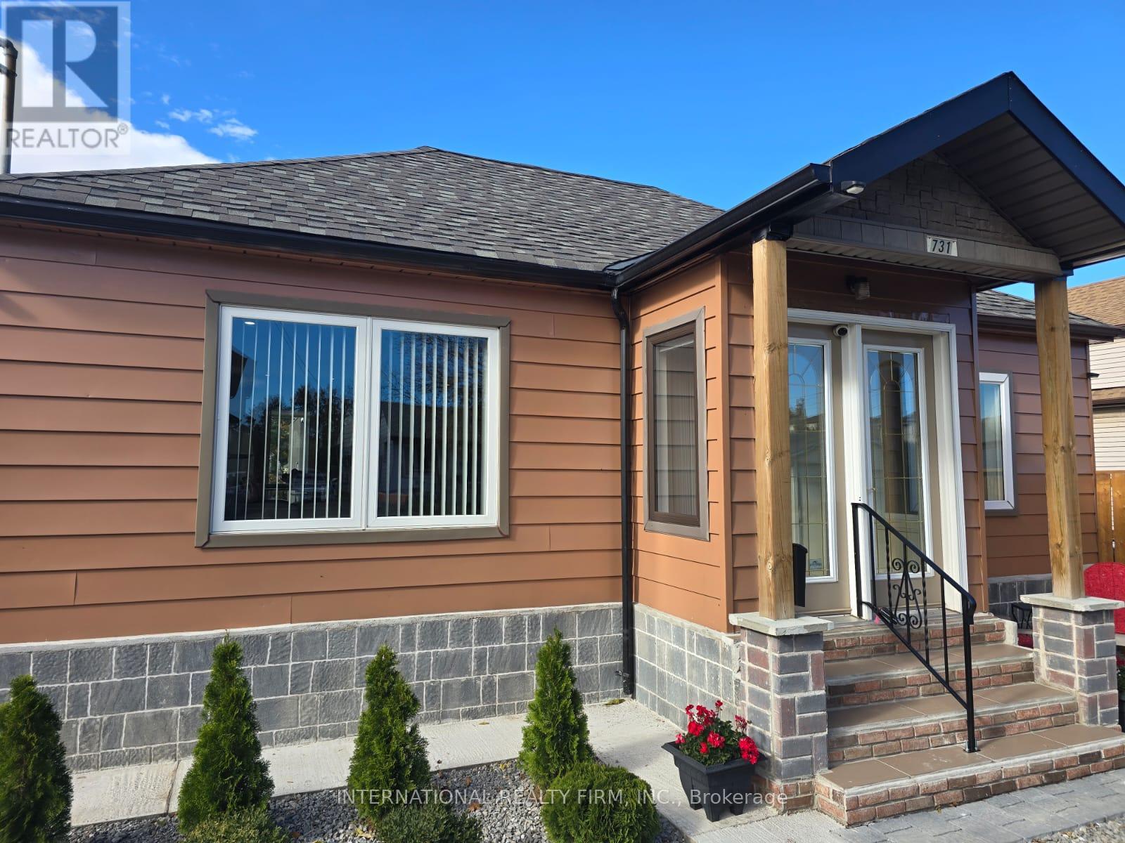 Main - 731 Knox Avenue, Hamilton, Ontario  L8H 6K7 - Photo 3 - X12706990