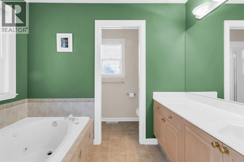 155 Lakeview Cove, Chestermere, Alberta  T1X 1C1 - Photo 21 - A2274018