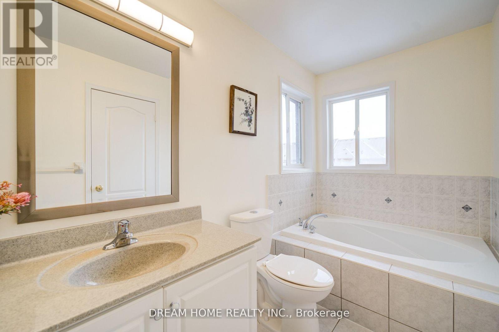 69 Omega Street, Markham, Ontario  L6E 1P2 - Photo 15 - N12706998