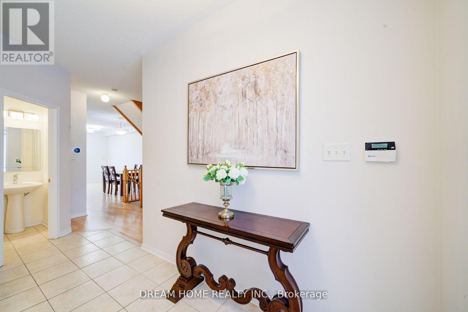 69 Omega Street, Markham, Ontario  L6E 1P2 - Photo 3 - N12706998