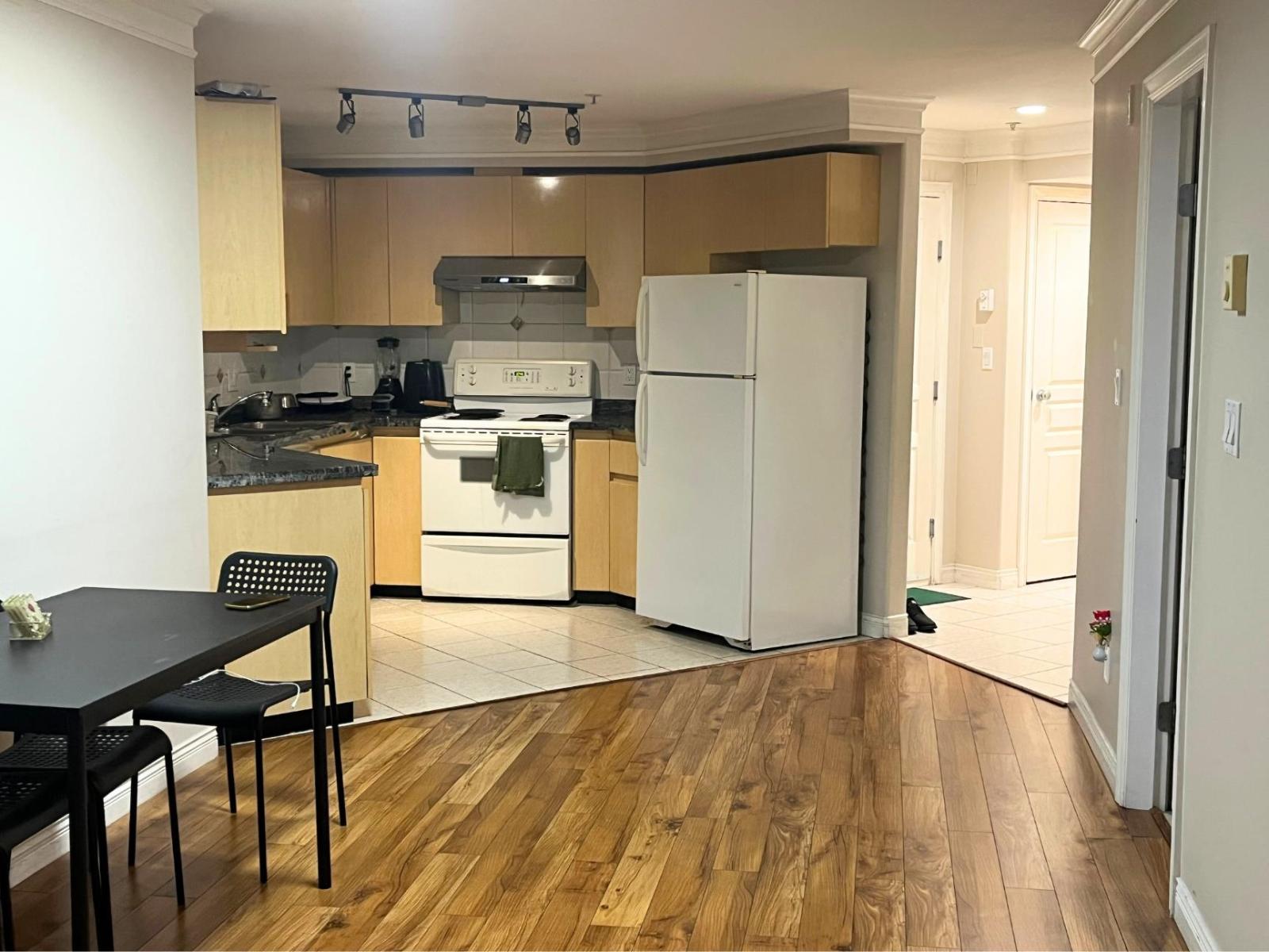 206 8115 121a Street, Surrey, British Columbia  V3W 1J2 - Photo 4 - R3076860