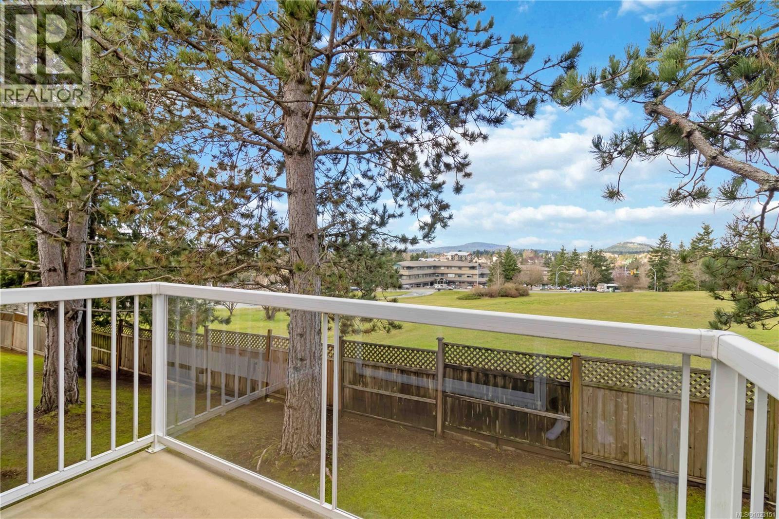 7 4291 Quadra St, Saanich, British Columbia  V8X 1L5 - Photo 38 - 1023151