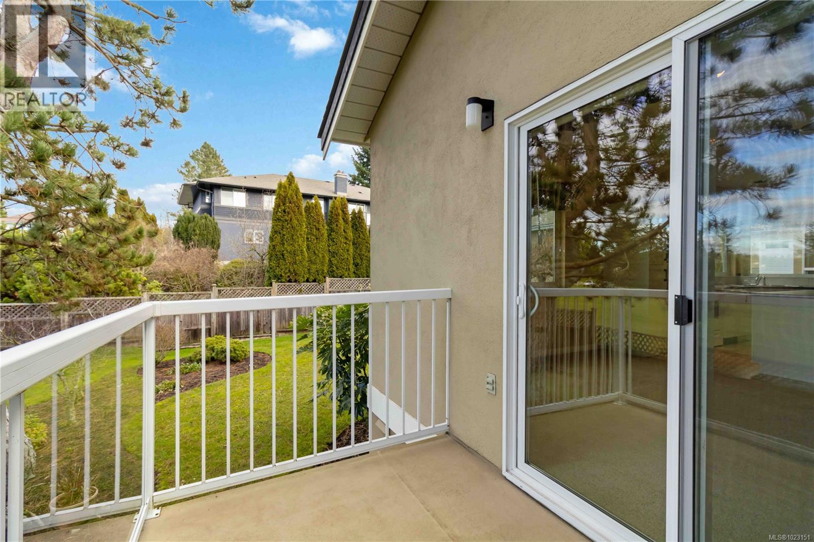 7 4291 Quadra St, Saanich, British Columbia  V8X 1L5 - Photo 37 - 1023151