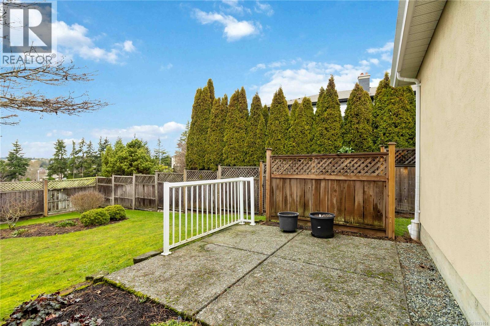 7 4291 Quadra St, Saanich, British Columbia  V8X 1L5 - Photo 43 - 1023151