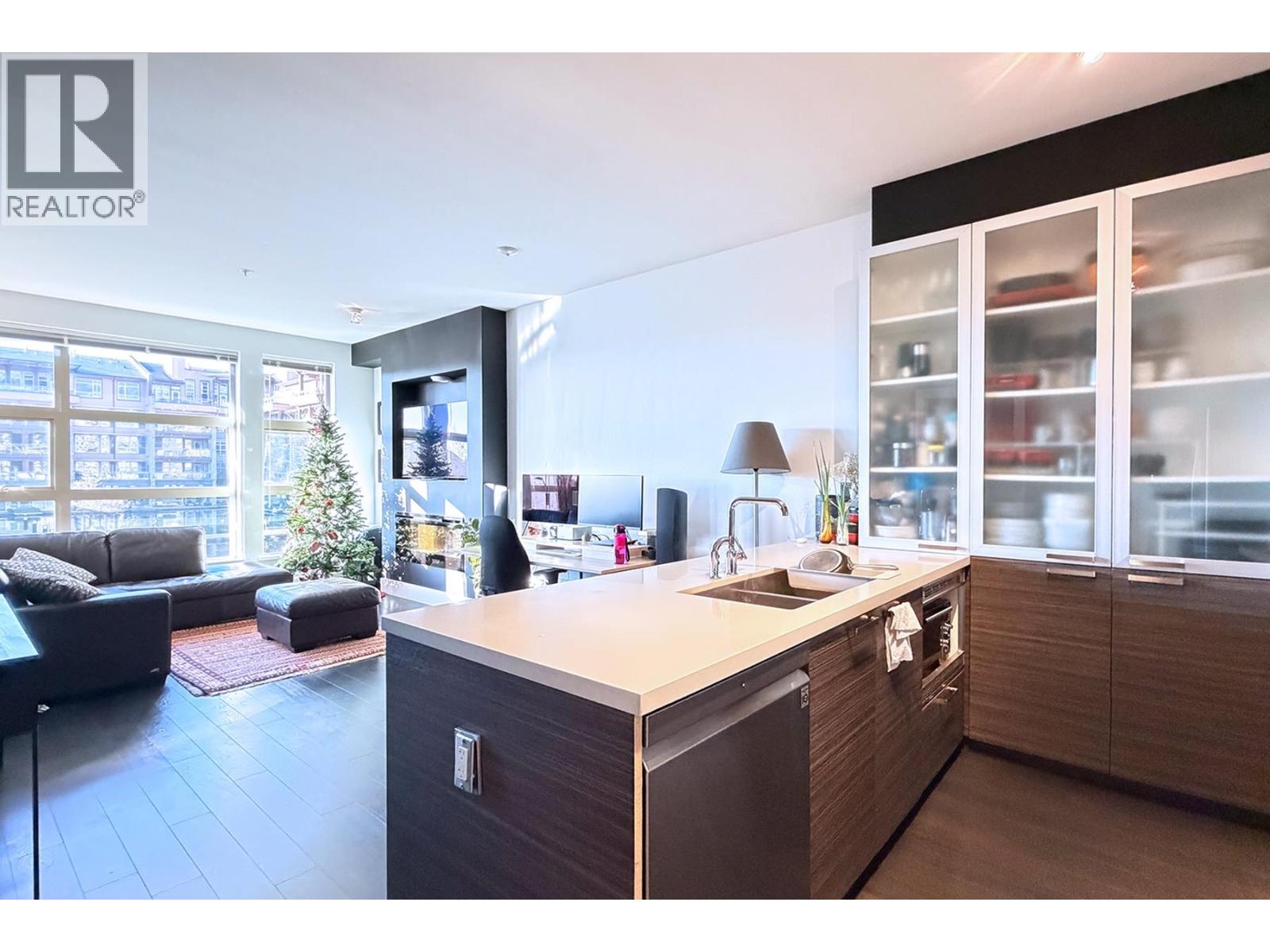 219 3606 Aldercrest Drive, North Vancouver, British Columbia  V7G 0A3 - Photo 3 - R3078021