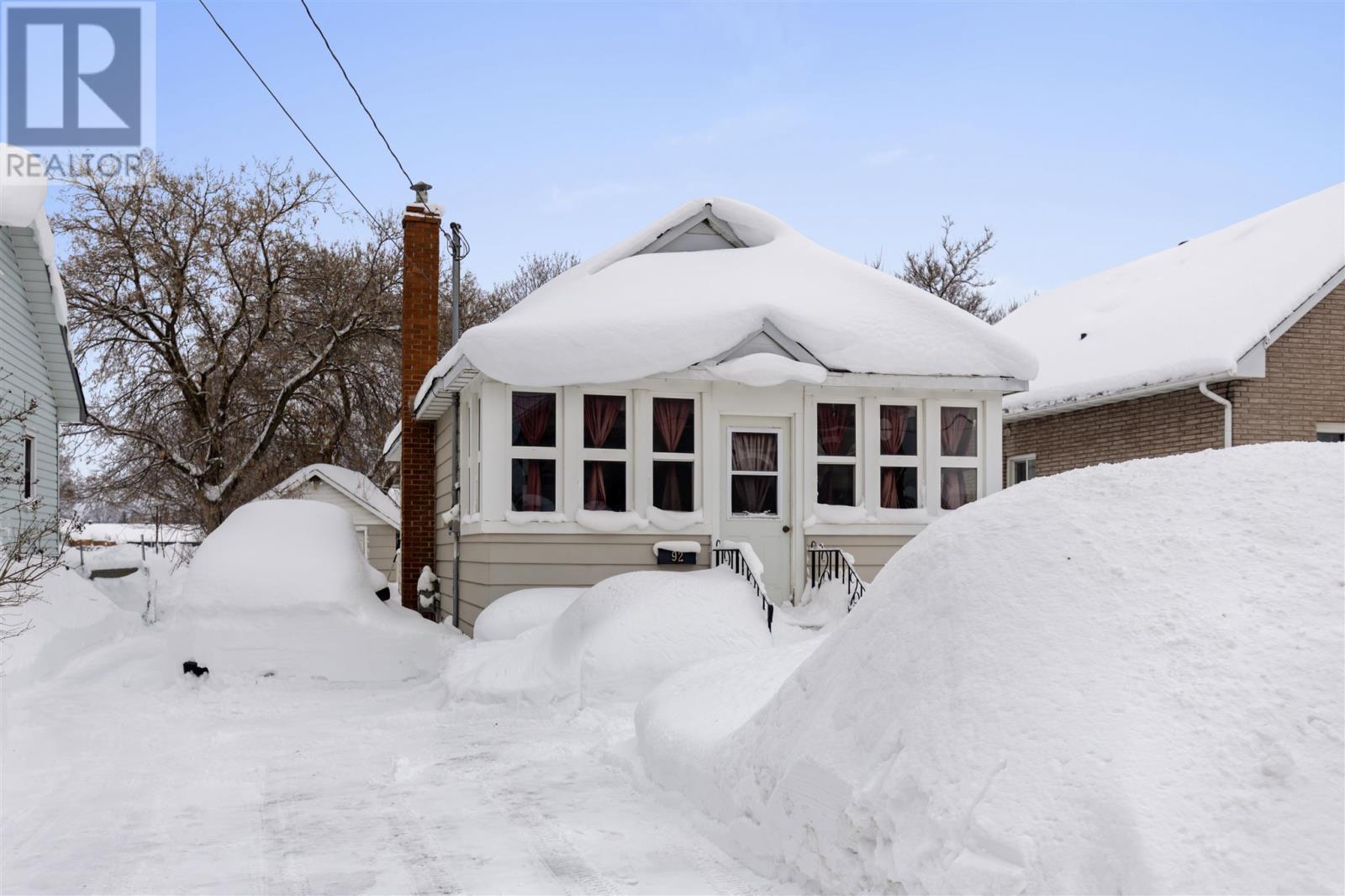 92 Wallace Ter, Sault Ste. Marie, Ontario  P6C 1K3 - Photo 2 - SM260070
