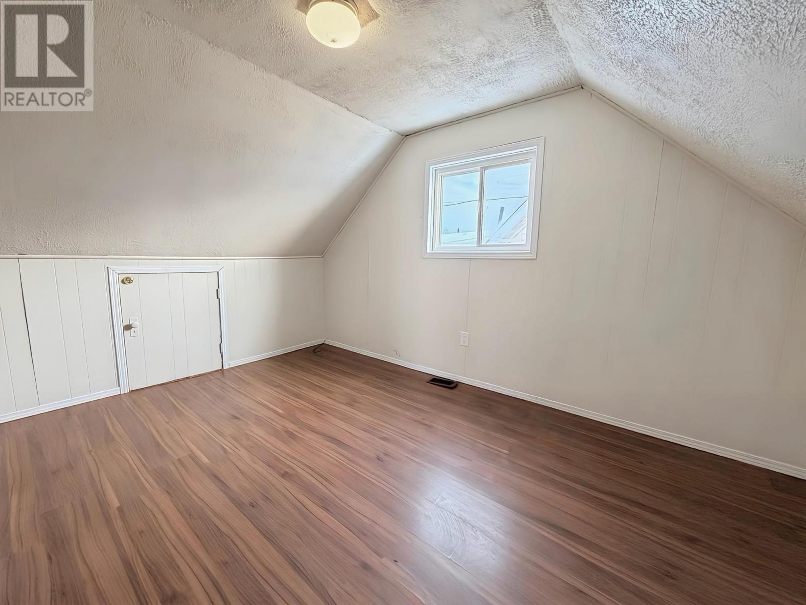 330 Ball Park Cres, Geraldton, Ontario  P0T 1M0 - Photo 11 - TB2600042