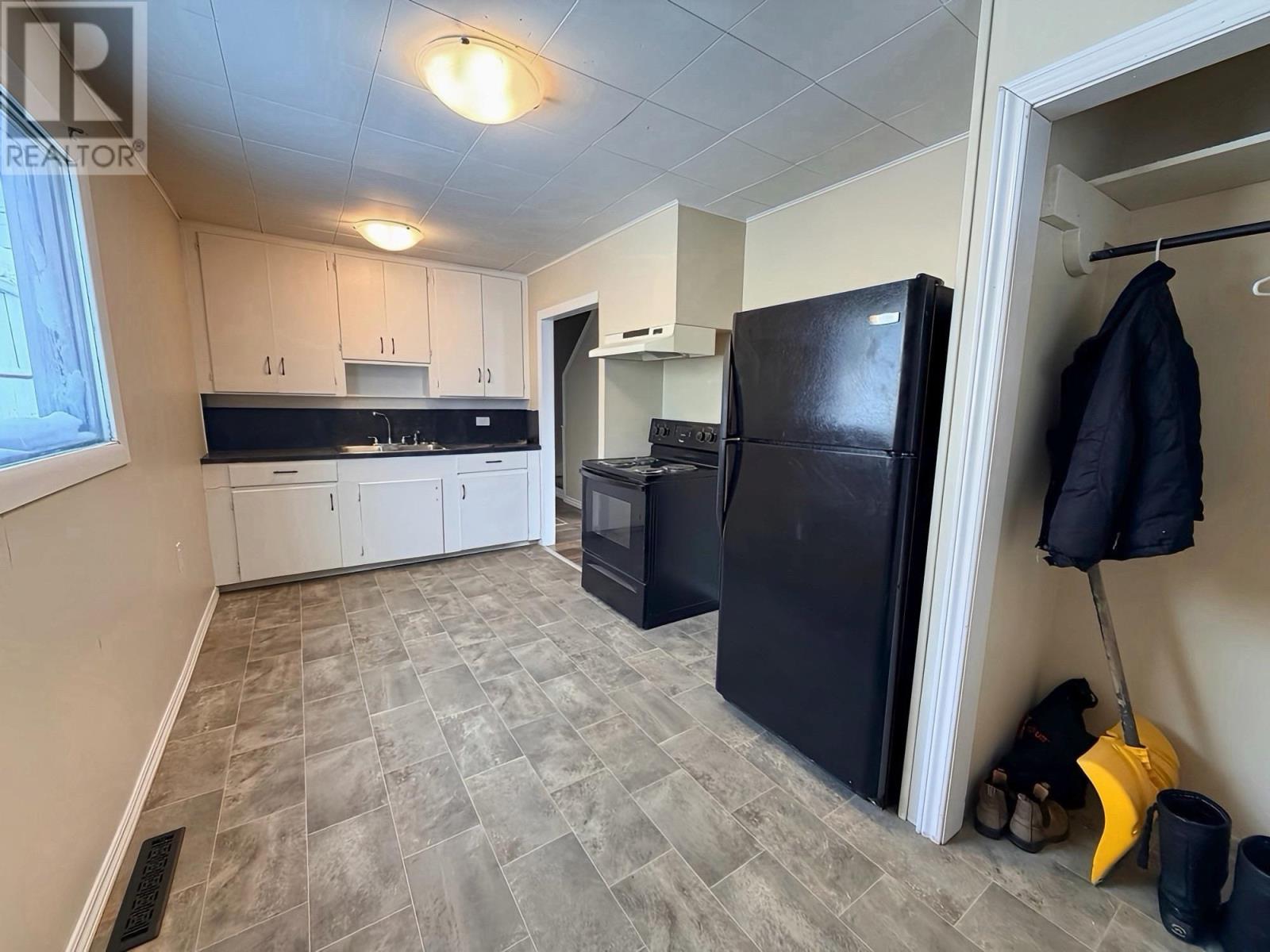 330 Ball Park Cres, Geraldton, Ontario  P0T 1M0 - Photo 4 - TB2600042