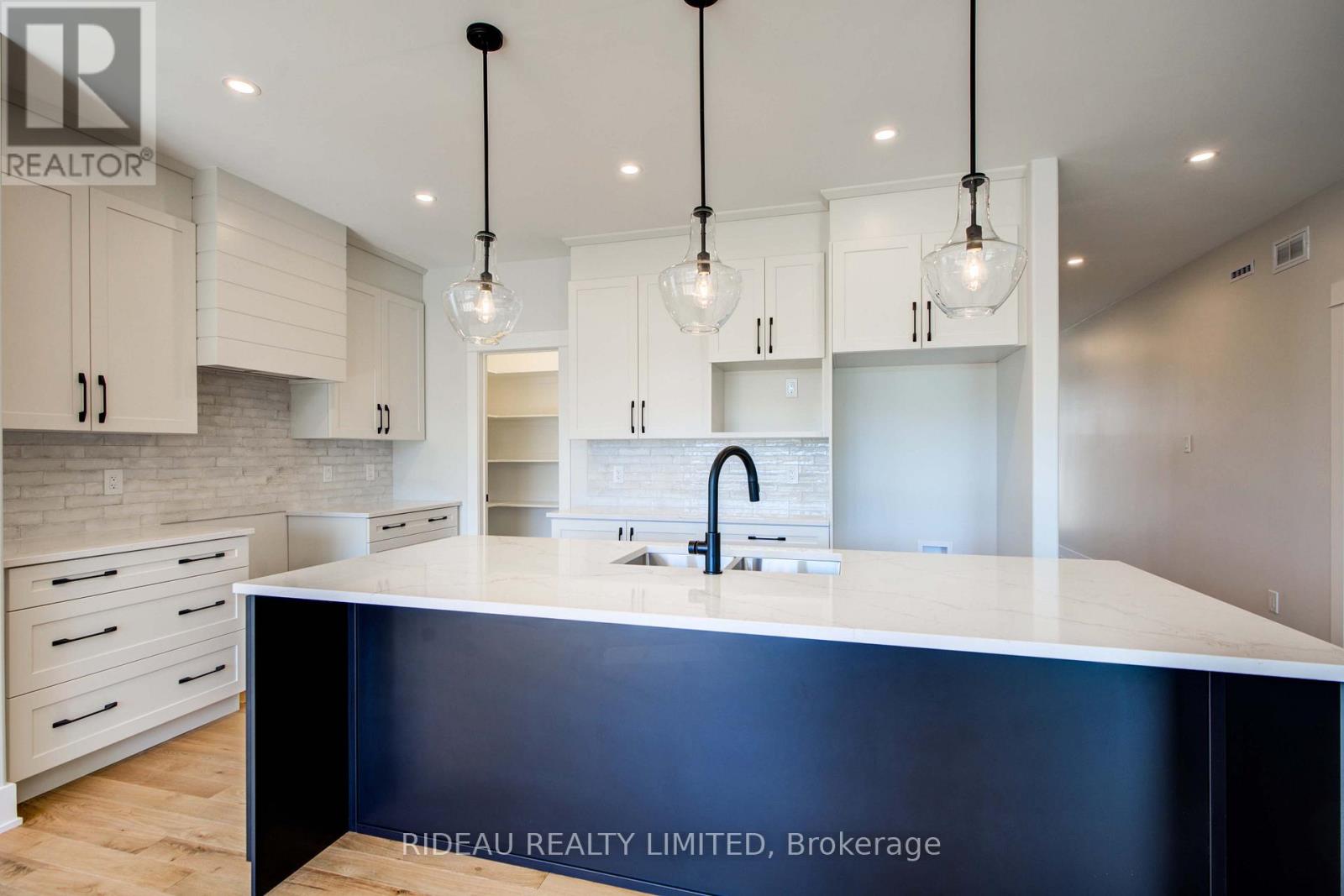 110 Hearthside Drive, Westport, Ontario  K0G 1X0 - Photo 7 - X12191141