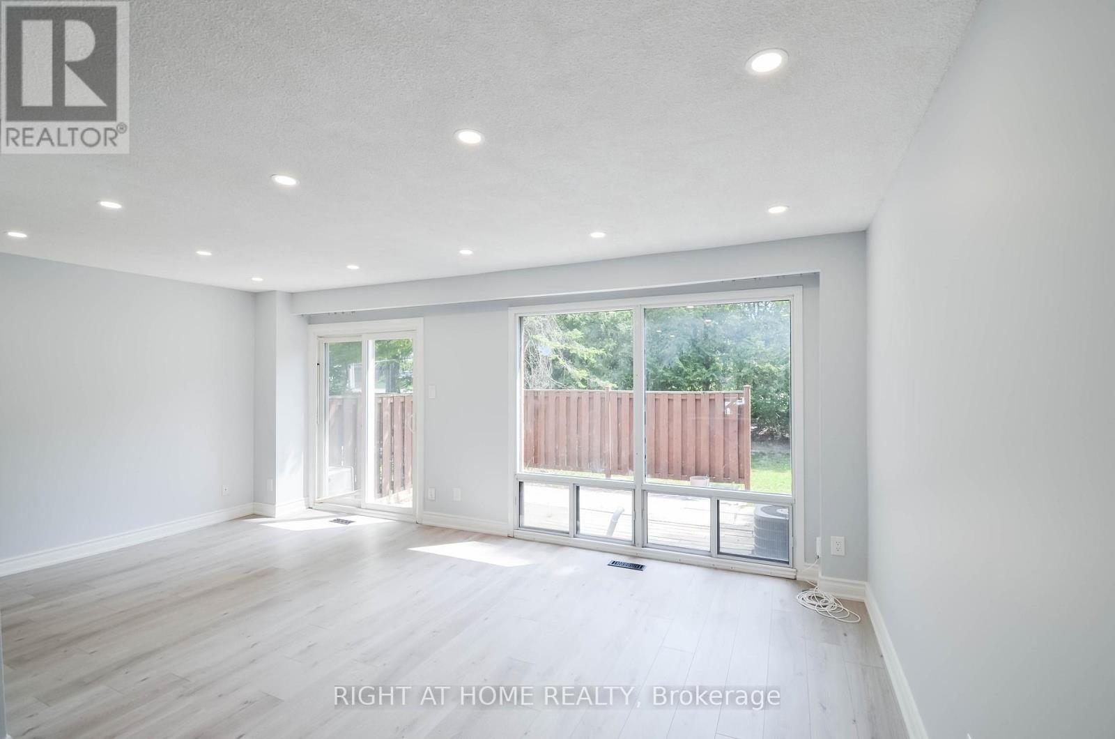 64 - 30 Chichester Place, Toronto, Ontario  M1T 3S5 - Photo 1 - E12707012