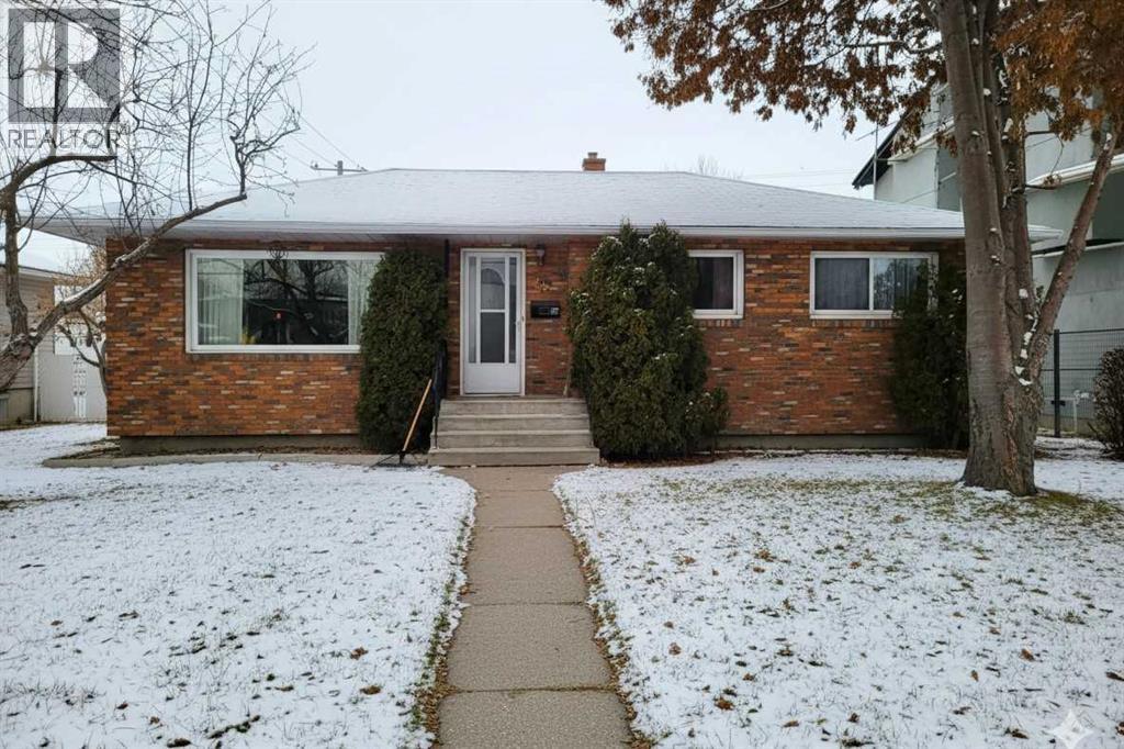 22 Montrose Crescent NE, calgary, Alberta