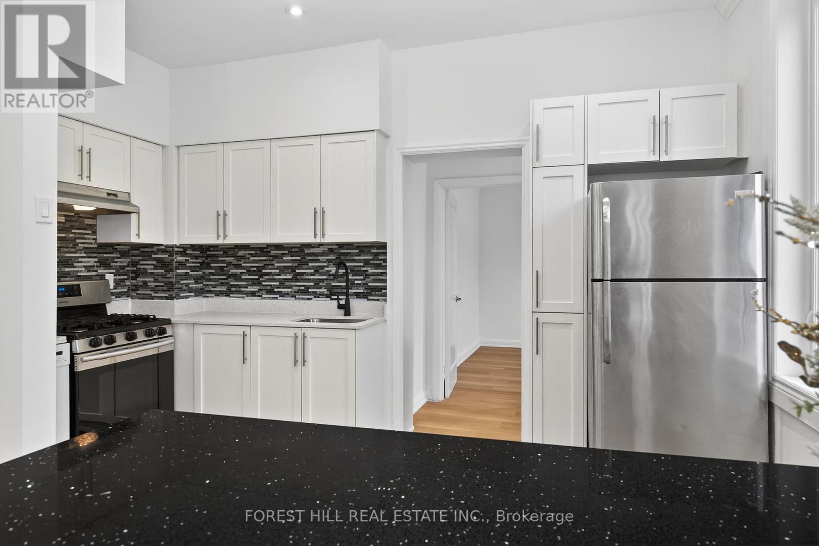 7 Ellsworth Avenue, Toronto, Ontario  M6G 2K4 - Photo 12 - C12706622