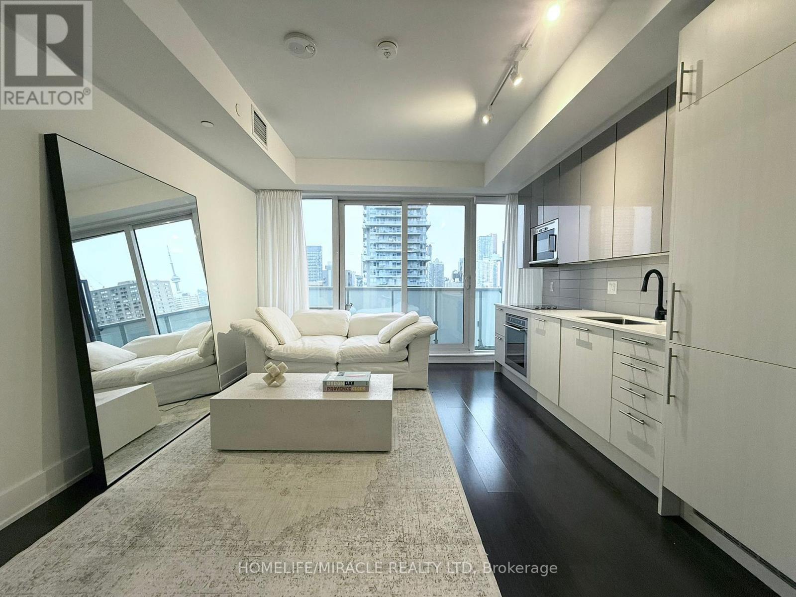 1913 - 403 CHURCH STREET, Toronto, Ontario