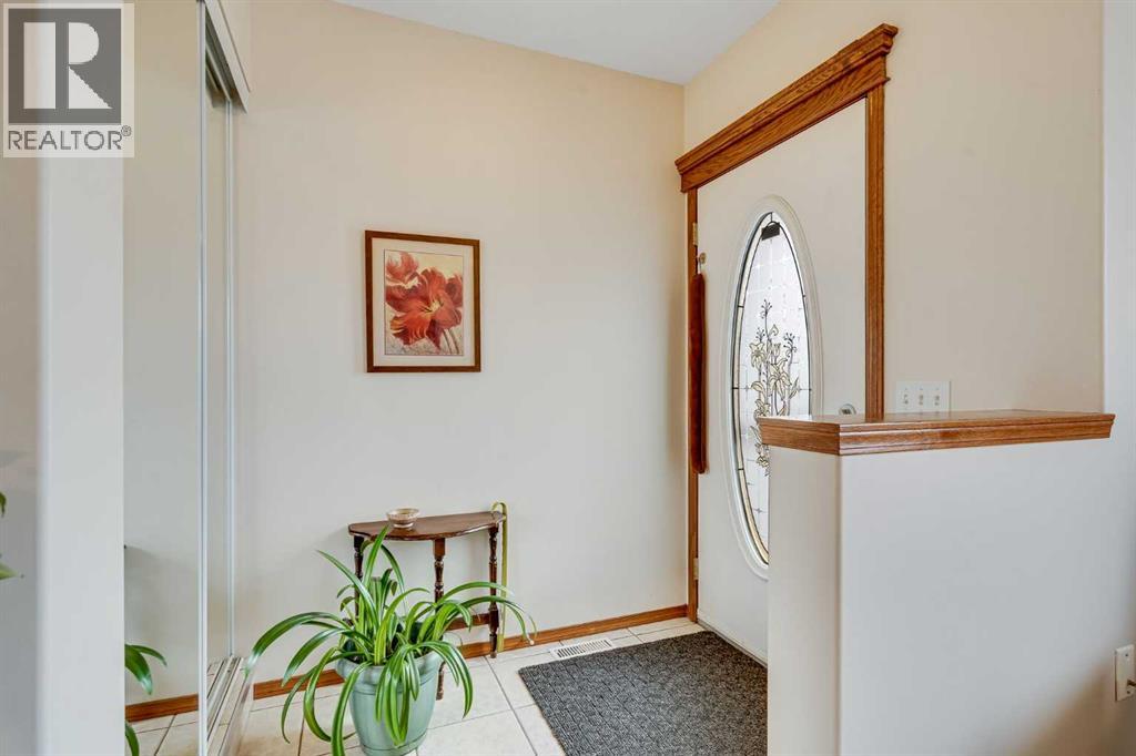 112 6 Avenue, Strathmore, Alberta  T1P 1B8 - Photo 2 - A2279141