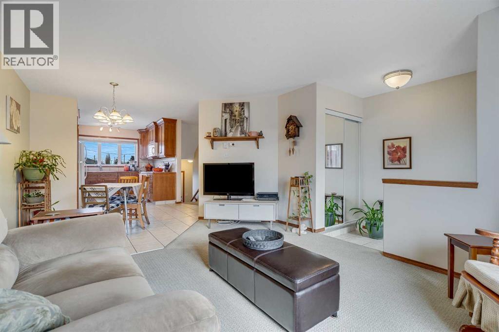 112 6 Avenue, Strathmore, Alberta  T1P 1B8 - Photo 5 - A2279141