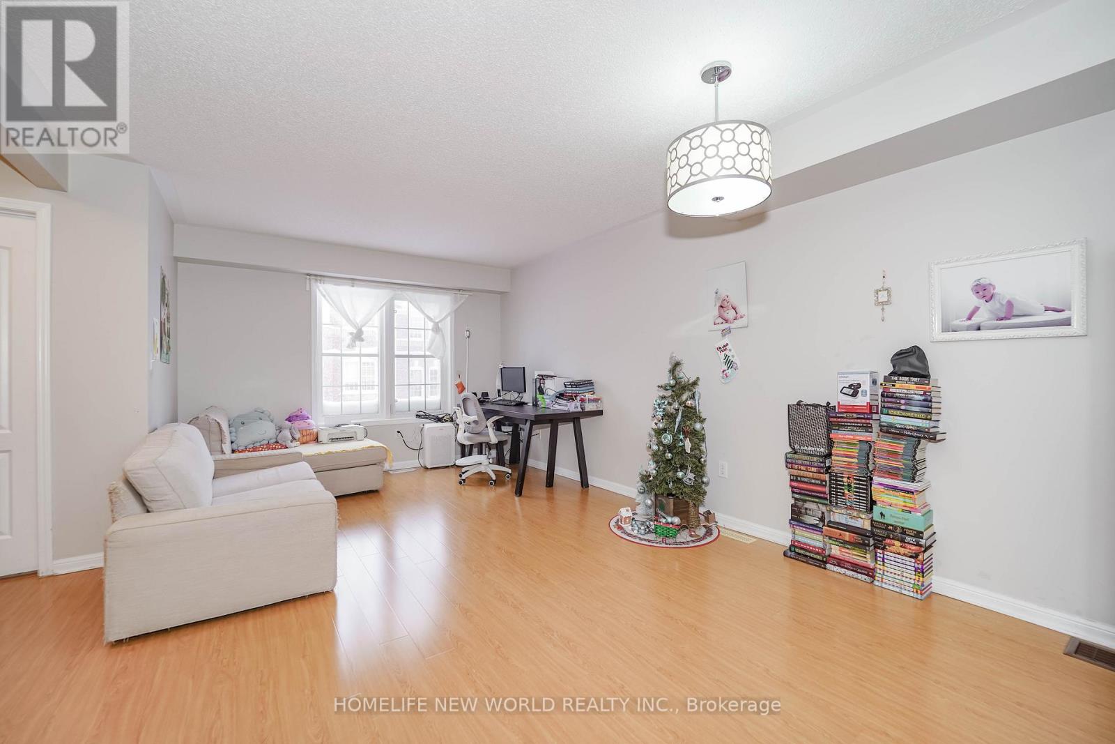 24 Nakina Way, Markham, Ontario  L3R 5Y7 - Photo 4 - N12707050