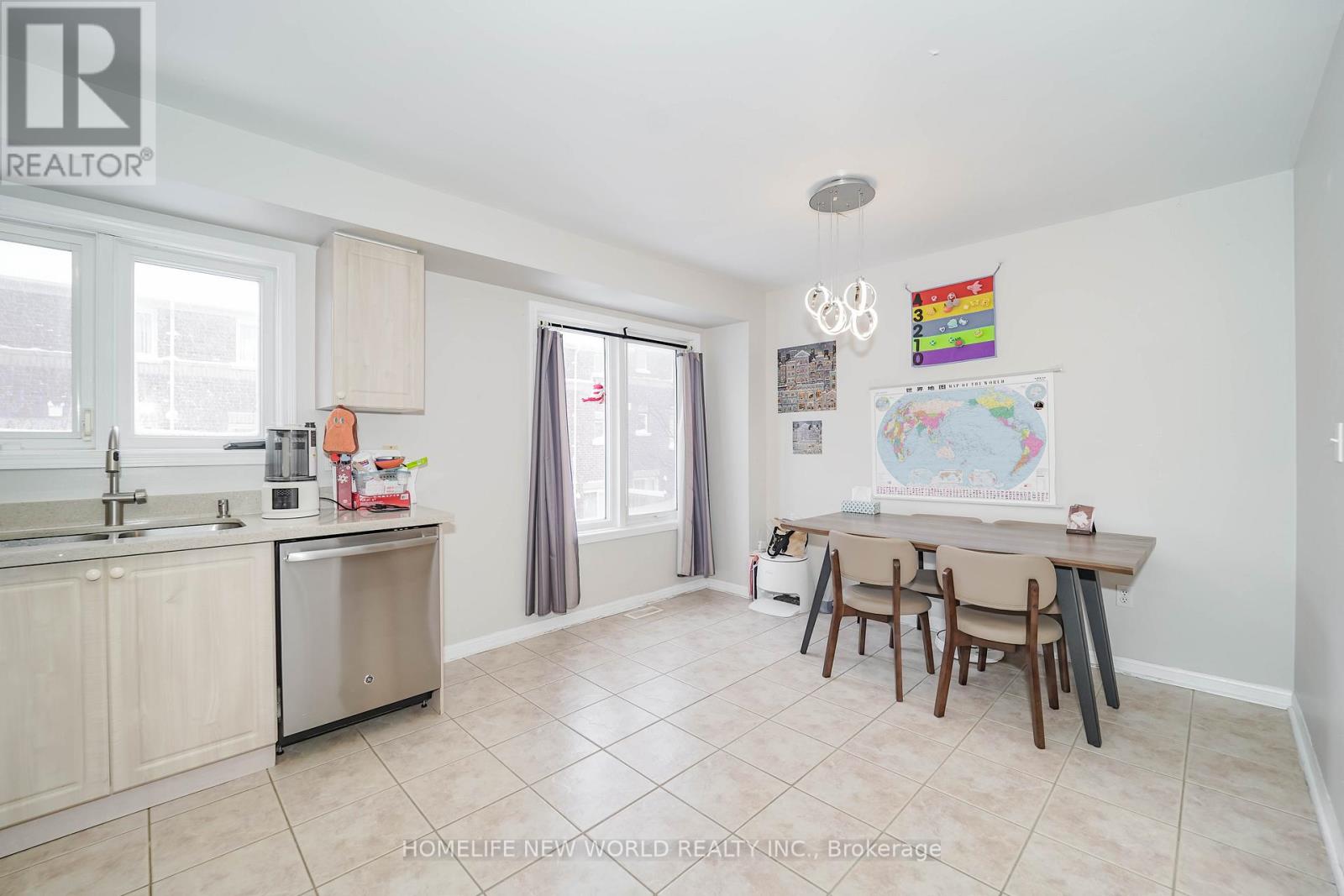 24 Nakina Way, Markham, Ontario  L3R 5Y7 - Photo 9 - N12707050