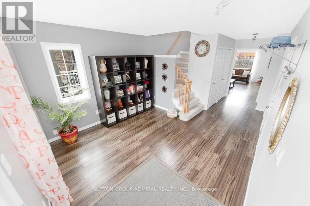 152 Stonemount Crescent, Essa, Ontario  L0M 1B4 - Photo 3 - N12707056