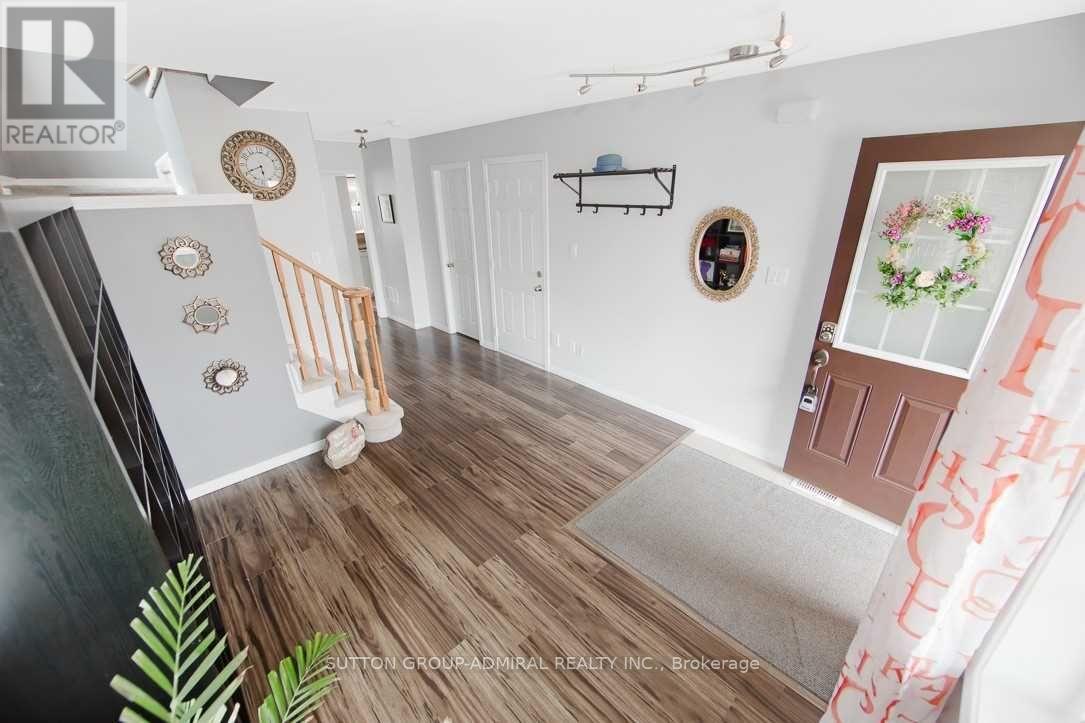 152 Stonemount Crescent, Essa, Ontario  L0M 1B4 - Photo 5 - N12707056