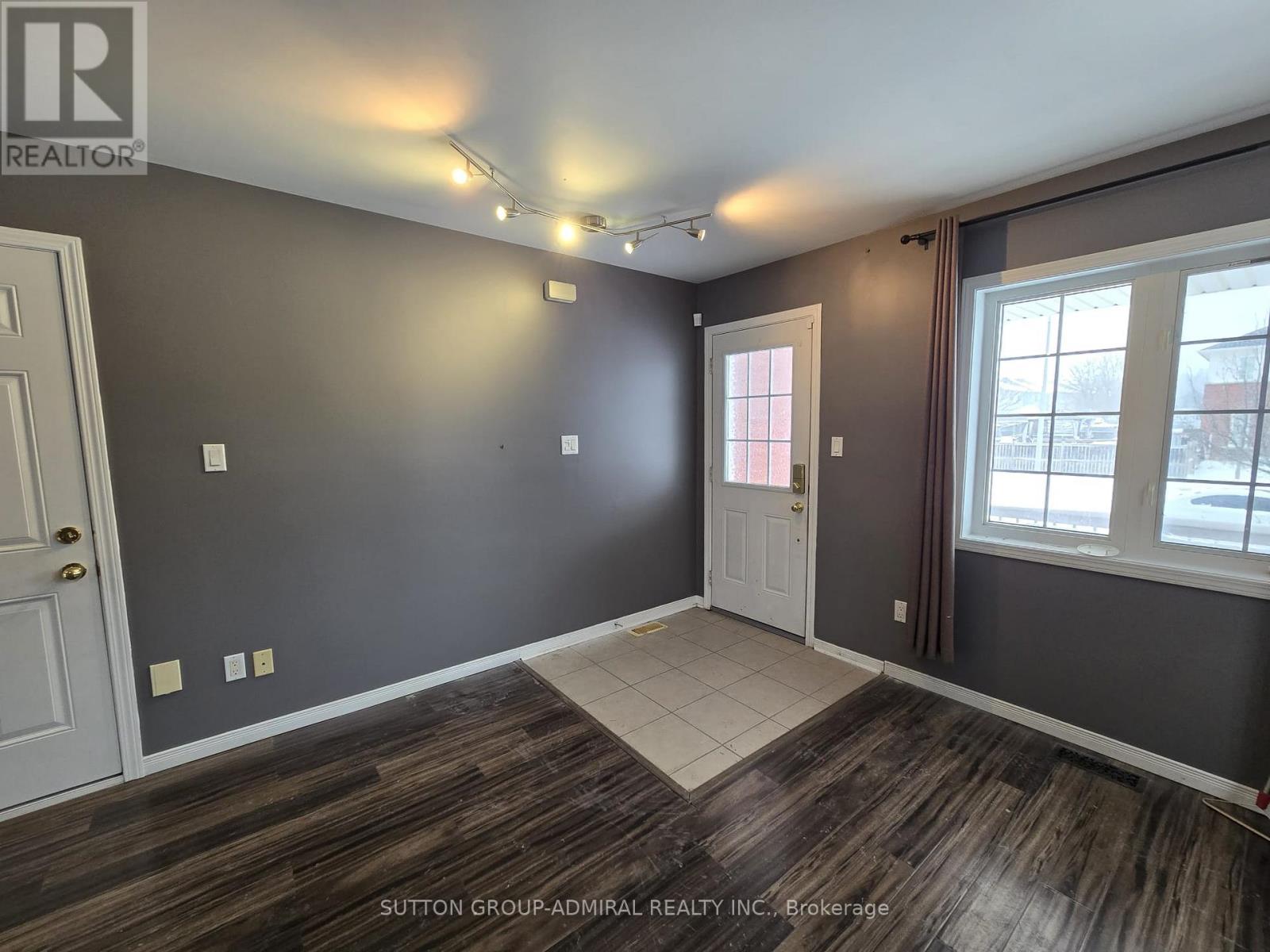 152 Stonemount Crescent, Essa, Ontario  L0M 1B4 - Photo 6 - N12707056