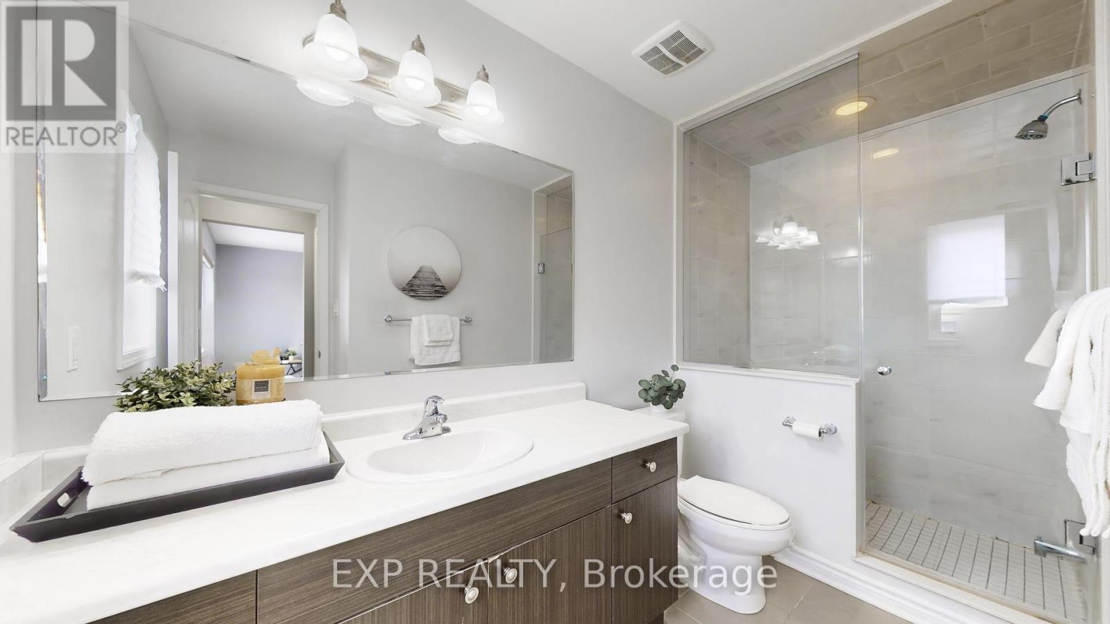 27 Leadenhall Road, Brampton, Ontario  L7A 4G3 - Photo 11 - W12707048